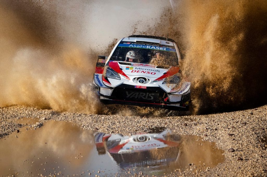 WRC | Sardegna: Latvala detta il passo, Ogier out
