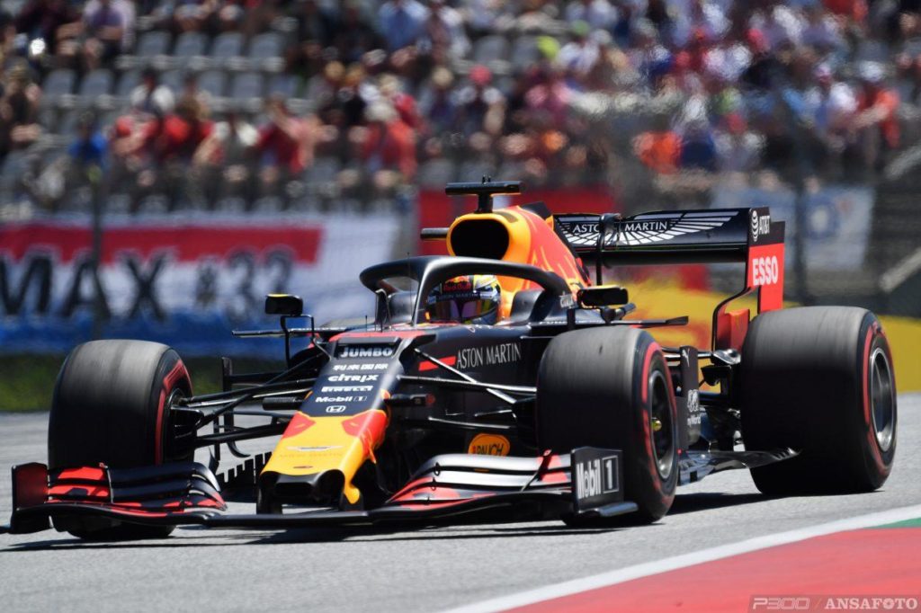 F1 | GP Austria: Verstappen vince su Leclerc dopo uno splendido duello (con contatto), ma è under investigation