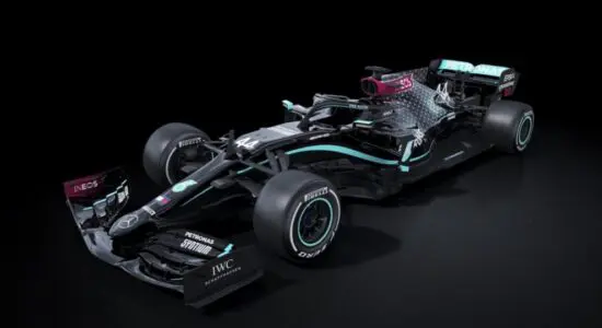 F1 | Mercedes svela la nuova livrea all-black