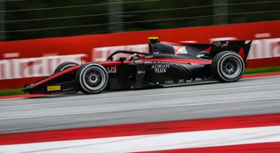 F2 | GP Austria, Callum Ilott vince la Feature Race su Armstrong e Shwartzman