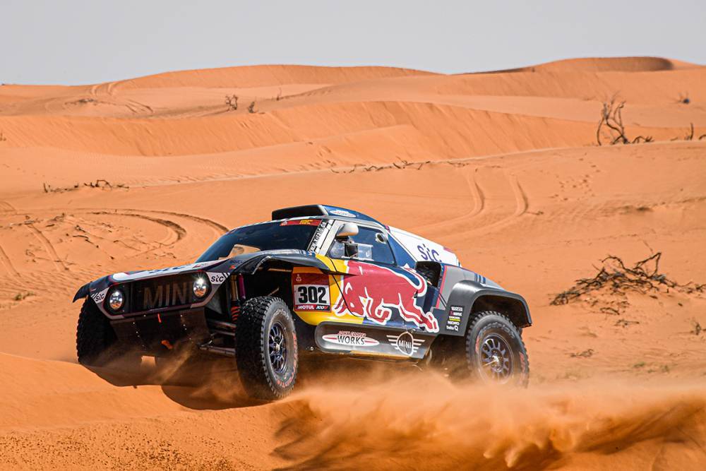 Dakar 2021 | Giorno 6: piccola rivincita per Sainz, Loeb rompe una sospensione