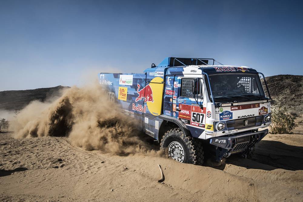 Dakar 2021 | Giorno 1: duello Sainz-Peterhansel nelle auto. Toby Price primo nelle moto