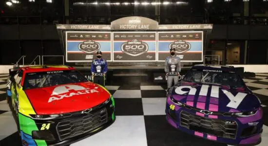 NASCAR | Alex Bowman conquista la pole per la Daytona500