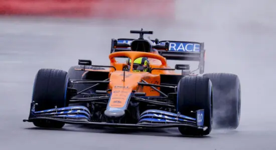 GALLERY | McLaren MCL35M, lo shakedown a Silverstone