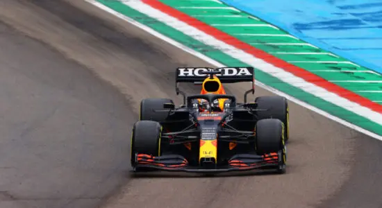 F1 | GP Emilia Romagna 2021, gara: Verstappen domina una pazza Imola su Hamilton e Norris