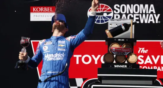 NASCAR | Larson vince anche in casa a Sonoma!