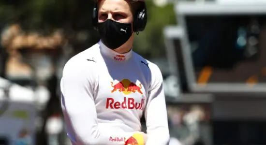 F2 | GP Azerbaijan 2021: pole position per Liam Lawson, prima fila tutta Hitech
