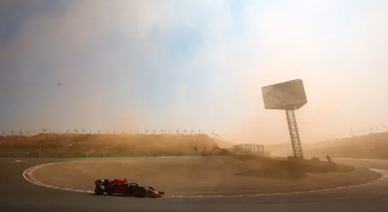 F1 | GP Olanda 2021, gara: Verstappen piega Hamilton e fa esplodere Zandvoort. Bottas sul podio