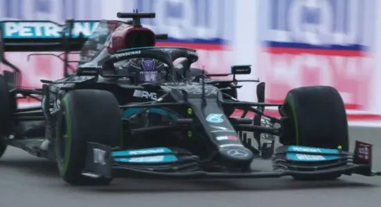 F1 | GP Russia 2021, gara: la pioggia scombina tutto, Hamilton fa 100 vittorie, Max è 2°. Rimpianto Norris
