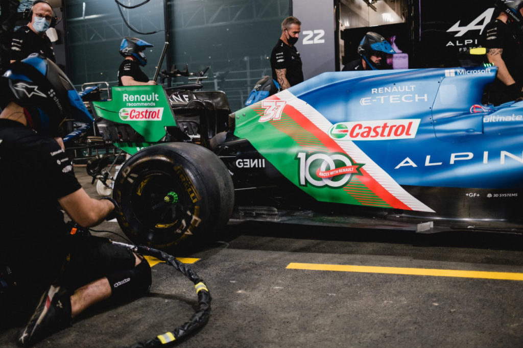 F1 | Alpine si tinge di verde a Jeddah per celebrare i 100 GP con Castrol