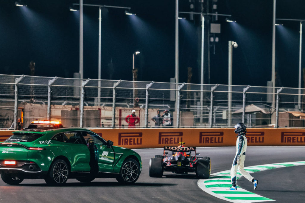 F1 | Russell su Jeddah: "Pista esaltante, ma c'è ancora molto da fare per la sicurezza"