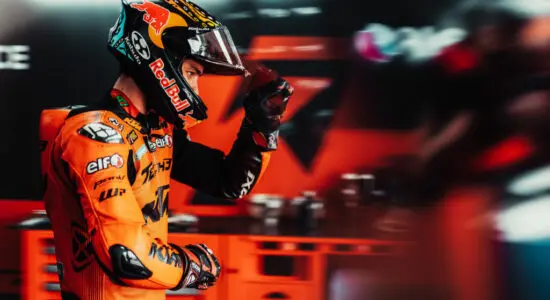 MotoGP | GP Thailandia 2022, Gardner (KTM Tech3): “Stavo registrando dei buoni tempi sul giro. Sfortunatamente sono caduto”