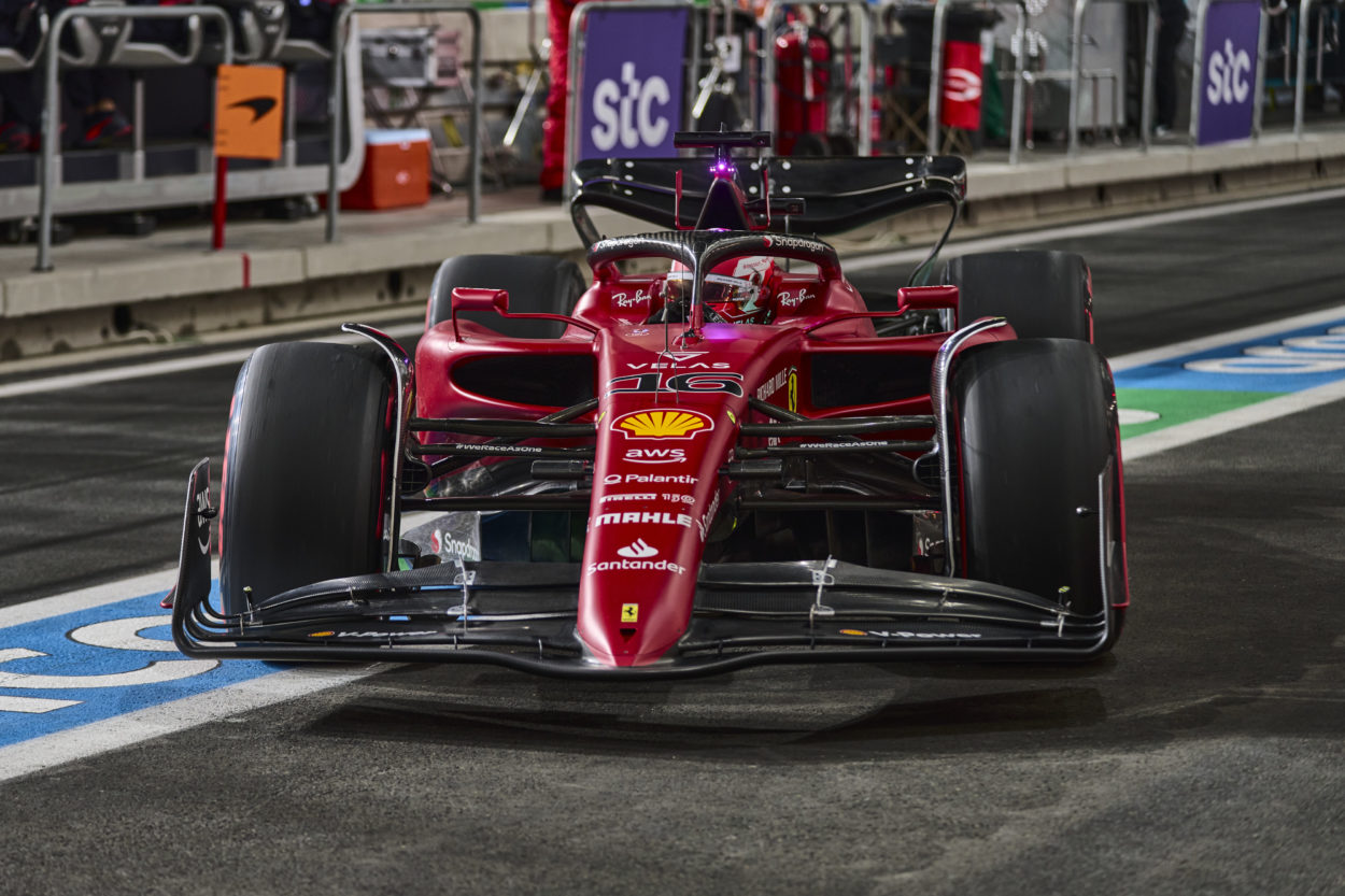 F1 | GP Arabia Saudita 2022, FP3: Leclerc miglior tempo a fine sessione, poi Verstappen e Pérez. Mercedes indietro