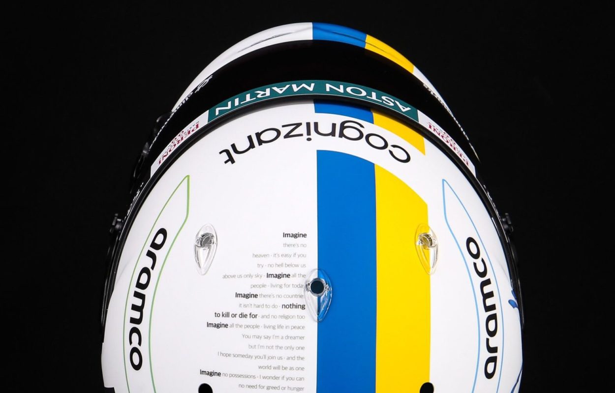 F1 | A Sakhir Vettel con un nuovo casco contro la guerra in Ucraina