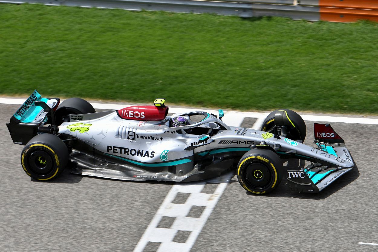 F1 | Test Bahrain 2022, Day 3, Hamilton: "In questo momento chiaramente non siamo i più veloci"