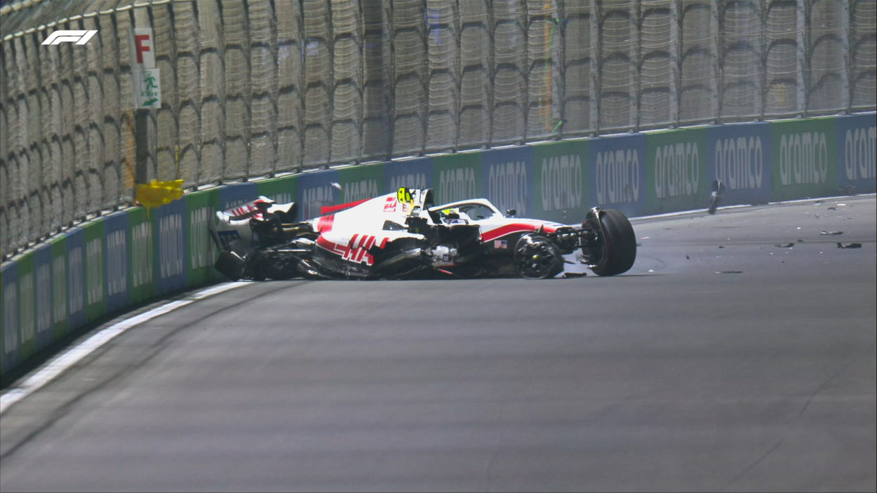 F1 | GP Arabia Saudita 2022: brutto incidente in qualifica per Mick Schumacher. Pilota cosciente e trasportato in ospedale per controlli