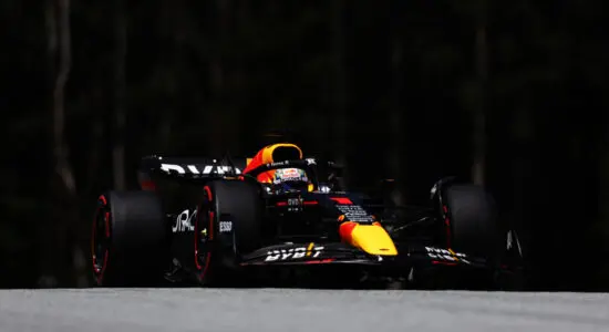 F1 | GP Austria 2022, qualifiche: Verstappen conquista la pole per la sprint race al millesimo, doppio incidente Mercedes