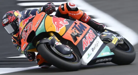 Moto2 | GP Gran Bretagna 2022, gara: Fernandez lascia Silverstone da vincitore, ma che gara di Lopez!