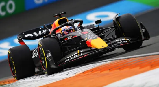 F1 | GP Olanda 2022, gara: Verstappen trionfa e fa 30 davanti a Russell e Leclerc in un finale caotico. Hamilton 4°