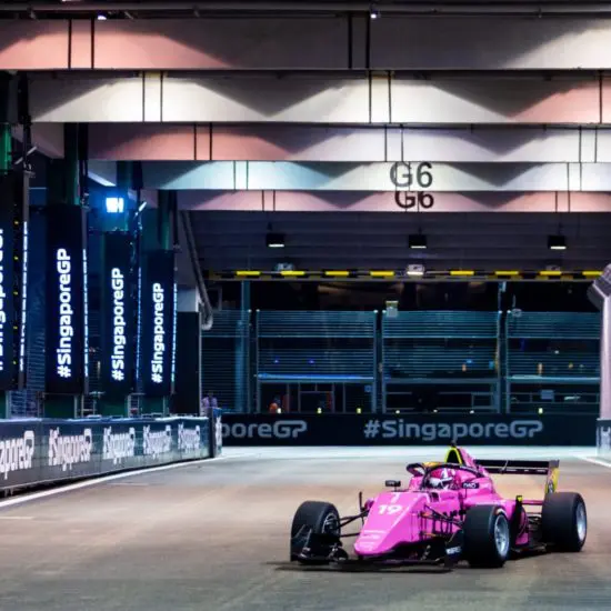 W Series | GP Singapore 2022: Marta García conquista la pole position sotto il diluvio