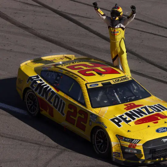 NASCAR | Cup Series: Logano si aggiudica il jackpot in una gara lotteria a Las Vegas!