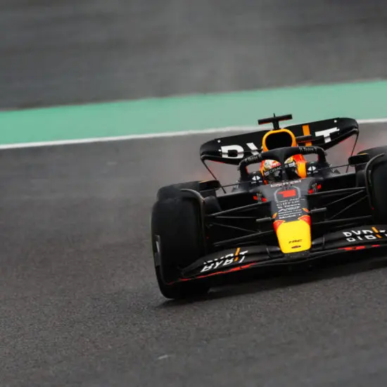 F1 | GP Giappone 2022, gara: Verstappen vince un mini GP tra pioggia e sospensione su Pérez e Leclerc ed è Campione del mondo per la seconda volta