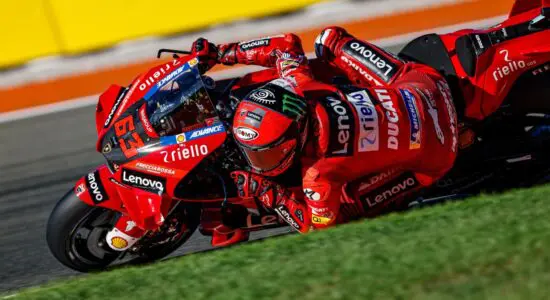 MotoGP | GP Comunità Valenciana 2022, Gara: Álex Rins regala l’ultimo successo alla Suzuki. Francesco Bagnaia è campione del mondo con la Ducati