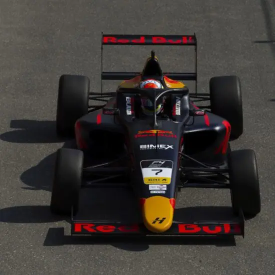 F4 UAE | Dubai #1 2023: Arvid Lindblad fa sua Gara 3