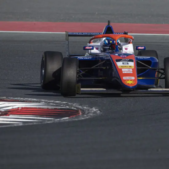 F4 UAE | Dubai #2 2023: Tuukka Taponen completa la tripletta, sua anche Gara 3