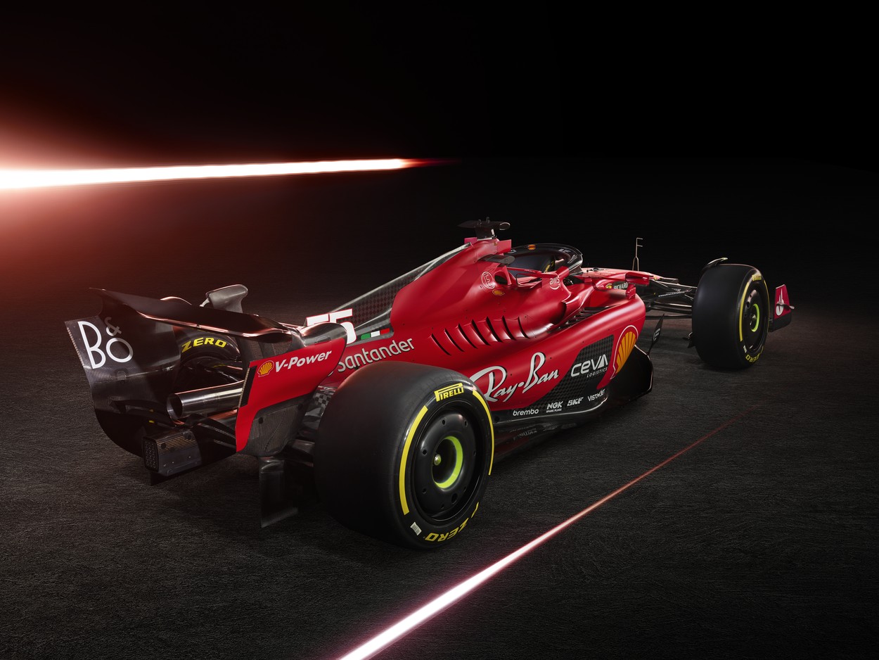 F1 | Ferrari SF-23, le immagini della nuova Rossa e del Team [Gallery]