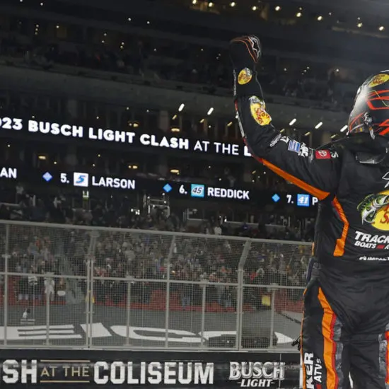 NASCAR | Busch Clash: Martin Truex Jr. riscatta il 2022 incantando il Coliseum