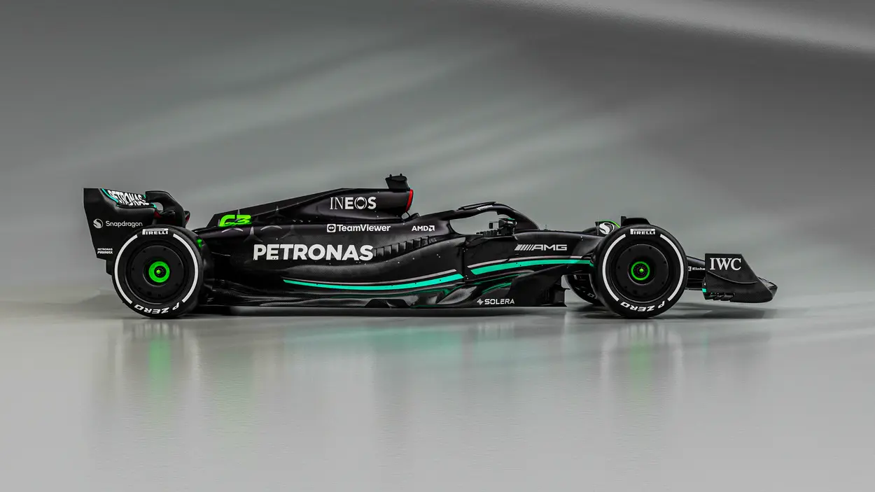 F1 | Mercedes W14, le immagini della nuova monoposto e del Team [Gallery]