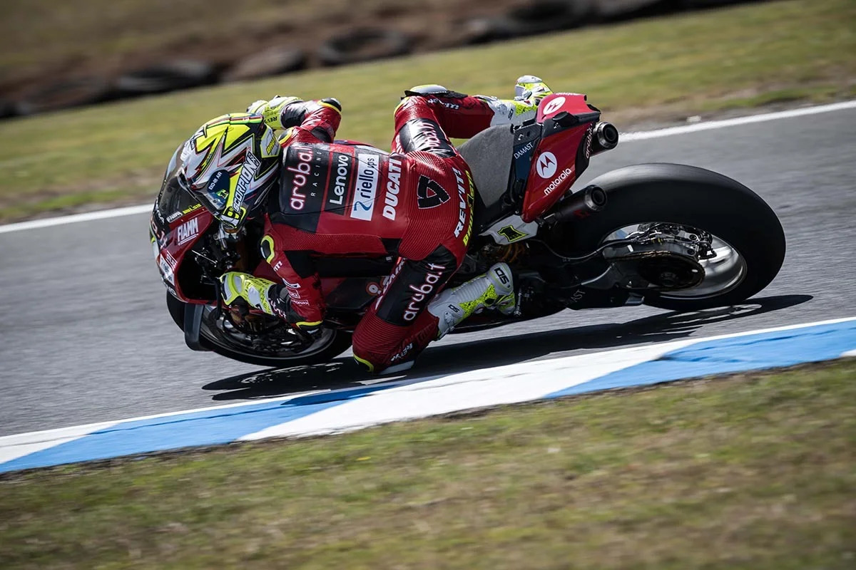 SBK | GP Australia 2023, SP Race: Álvaro Bautista concede il bis, doppietta Ducati con Rinaldi secondo