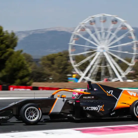 F1 Academy | Abbi Pulling firma con Rodin Carlin