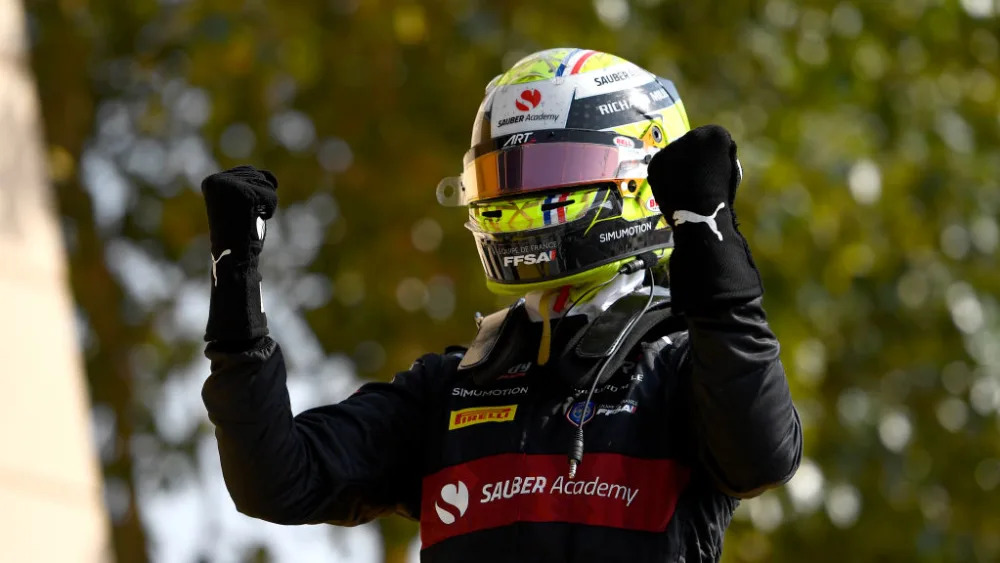 F2 | GP Bahrain 2023: Pourchaire senza rivali nella feature race, sontuoso Maloney terzo