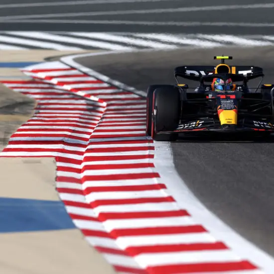 F1 | GP Bahrain 2023, FP1: squillo Pérez, Alonso subito dietro. Testacoda Sainz