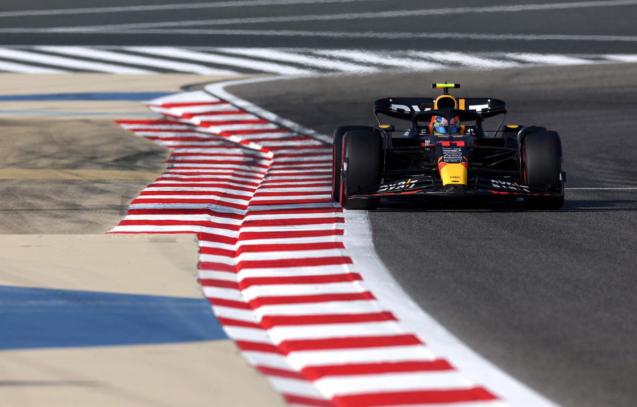 F1 | GP Bahrain 2023, FP1: squillo Pérez, Alonso subito dietro. Testacoda Sainz