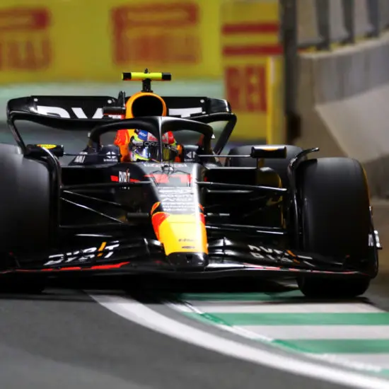 F1 | GP Arabia Saudita 2023, gara: Pérez vince, Verstappen è 2° su Alonso che perde il podio per penalità. Russell è 3°, Mercedes davanti alle Ferrari