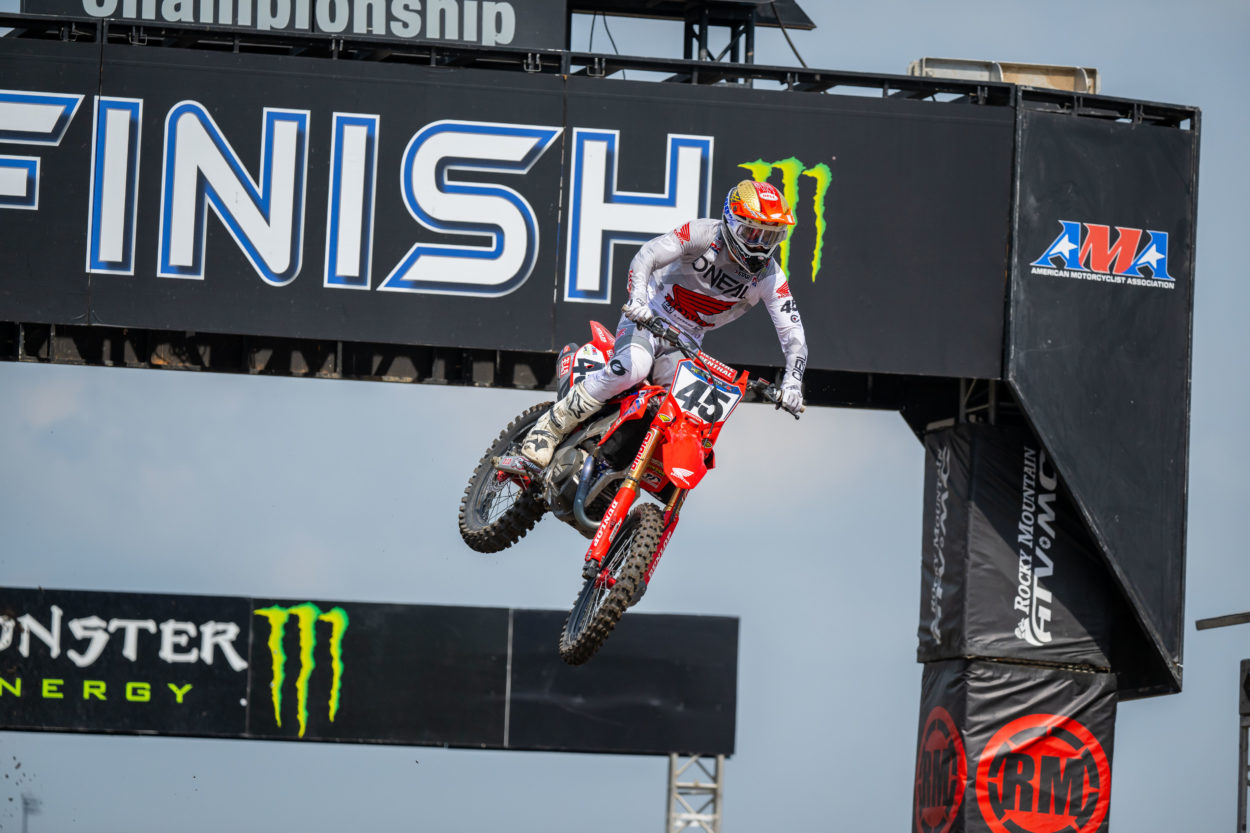 Supercross | Daytona 2023, Nichols (Honda): "Ho picchiato la testa in qualifica, meglio fermarsi"