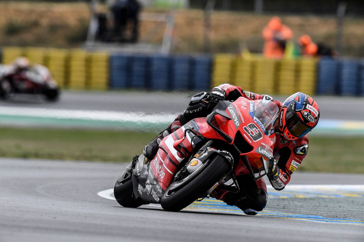 MotoGP | Enea Bastianini si ferma di nuovo: Danilo Petrucci sulla Ducati ufficiale a Le Mans