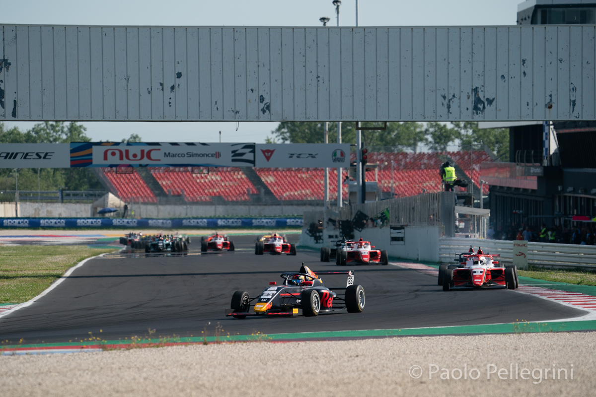 F4 Italia | Misano 2023: Arvid Lindblad domina anche gara 3