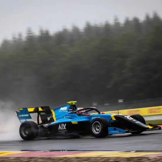 F3 | GP Belgio 2023, feature race: Aron spreca una chance, Barnard la coglie