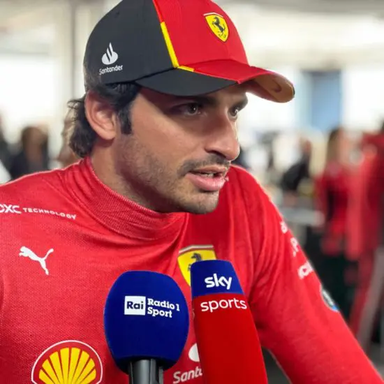 F1 | GP Arabia Saudita 2024: appendicite per Sainz, sarà operato. Al suo posto correrà Oliver Bearman