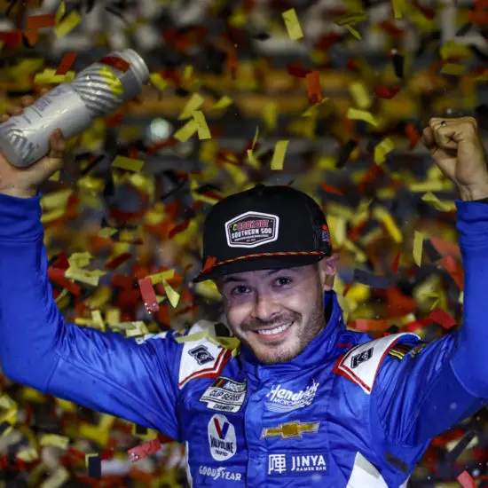 NASCAR | Cup Series: Larson conquista a Darlington un altro gioiello della Corona!