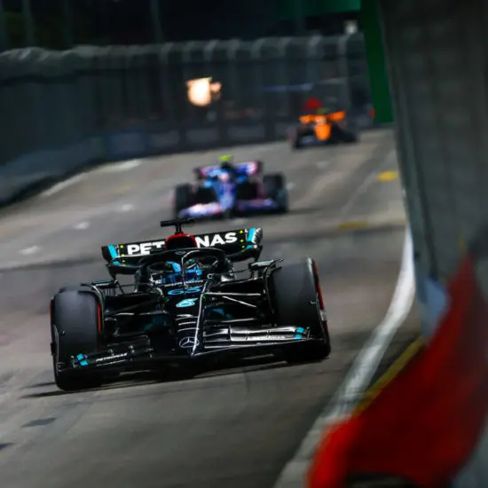 F1 | GP Singapore 2023, Gara, Russell: “Sono senza parole, un errore di un paio di centimetri ha messo in ombra tutto il weekend”