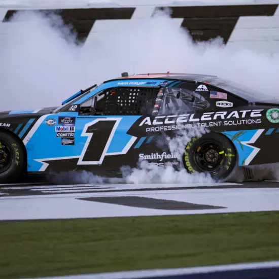 NASCAR | Xfinity Series: Sam Mayer strappa la qualificazione al Round of 8 a Charlotte Roval