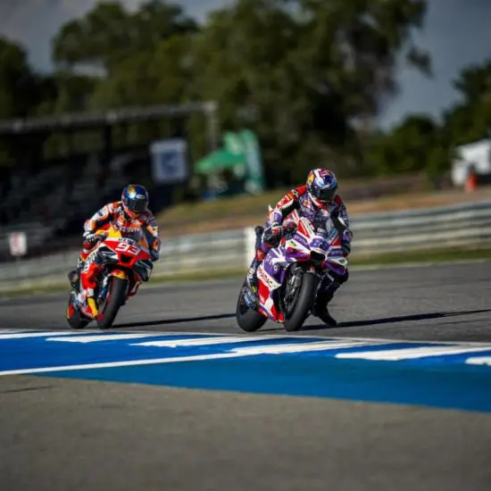 MotoGP | GP Thailandia 2023, Gara: Jorge Martín vince un triello titanico contro Binder (poi penalizzato) e Bagnaia