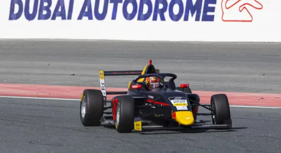 F4 UAE | Dubai #2 2024: Enzo Deligny trionfa in Gara 2. Il titolo si deciderà in Gara 3