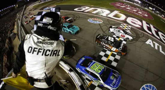 NASCAR | Cup Series: volata magnifica a tre, Suárez batte Blaney e Kyle Busch ad Atlanta!