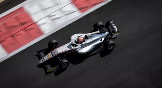 F4 UAE | Abu Dhabi #3 2024: Gabriel Stilp emerge dalla pioggia e trionfa in Gara 2